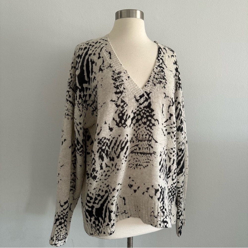 New NWOT Brochu Walker 100% Cashmere V Neck Sweater Sz M